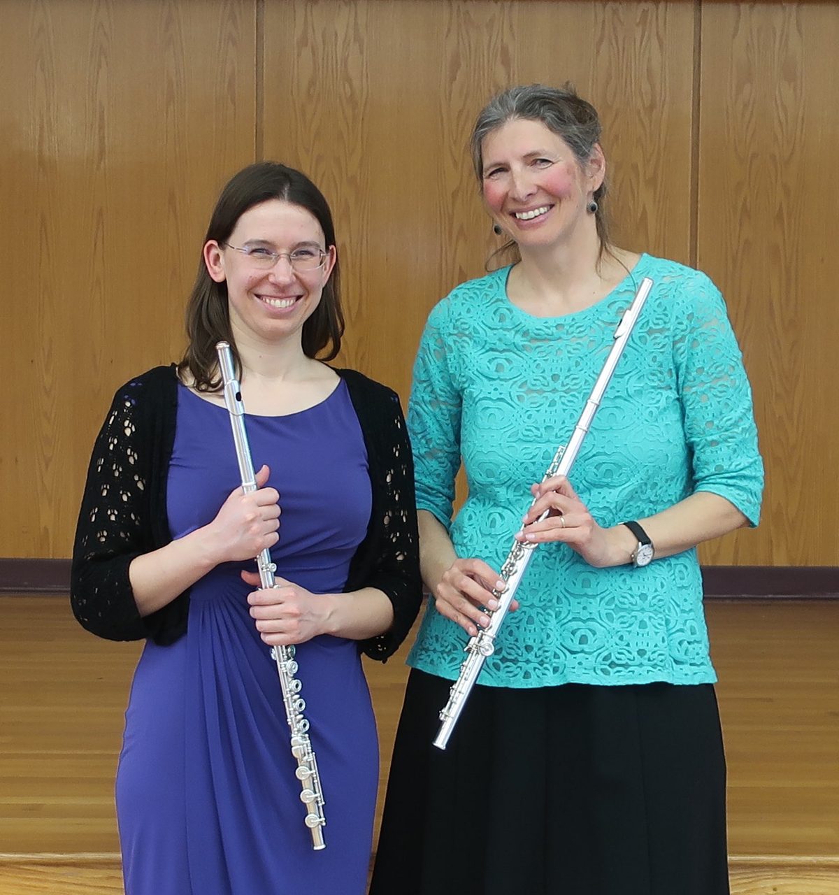 Weronika Balewski and Elke Jahns-Harms holding flutes